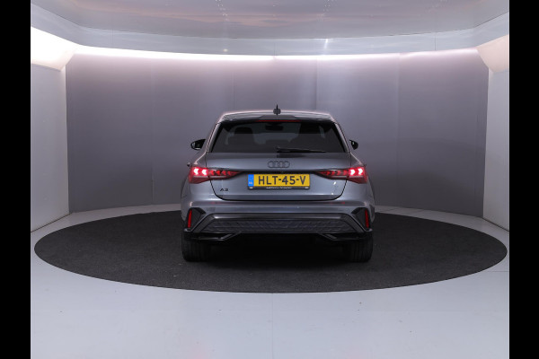 Audi A3 Sportback 45 TFSI e S edition Competition 272 pk S-tronic | Verlengde garantie | Navigatie | Parkeersensoren (Park assist) | Achteruitrijcamera | Stoelverwarming | S-Line |