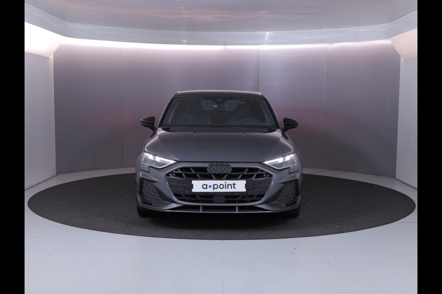 Audi A3 Sportback 45 TFSI e S edition Competition 272 pk S-tronic | Verlengde garantie | Navigatie | Parkeersensoren (Park assist) | Achteruitrijcamera | Stoelverwarming | S-Line |
