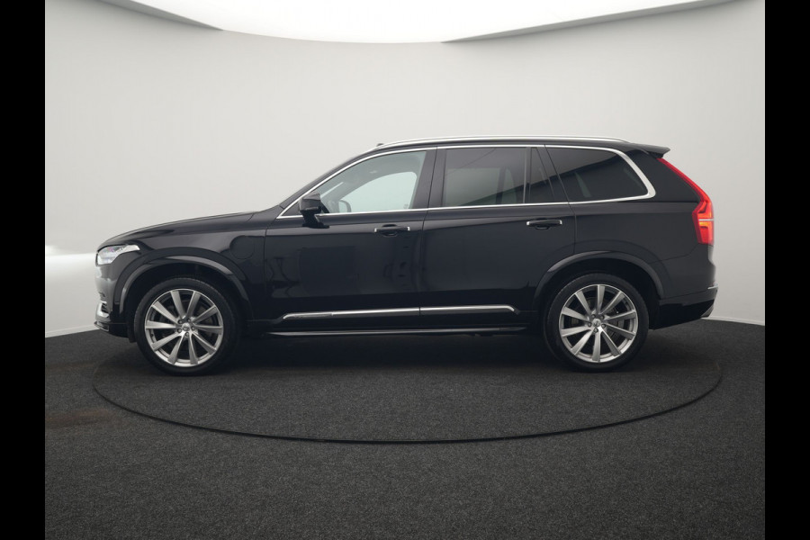 Volvo XC90 T8 Twin Engine AWD Inscription 7 Persoons Plug In Hybrid 394pk Dealer O.H. PHEV | Panodak | Adaptive Cruise | Luxe Lederen Sportstoelen Memory & Verwarmd | 360 Camera | Head Up | Harman Kardon | Apple Carplay | Blis | Virtual | Navigatie | 21"L.M |