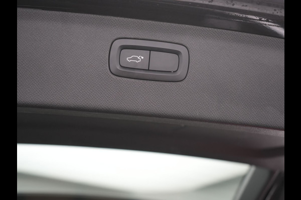 Volvo XC90 T8 Twin Engine AWD Inscription 7 Persoons Plug In Hybrid 394pk Dealer O.H. PHEV | Panodak | Adaptive Cruise | Luxe Lederen Sportstoelen Memory & Verwarmd | 360 Camera | Head Up | Harman Kardon | Apple Carplay | Blis | Virtual | Navigatie | 21"L.M |