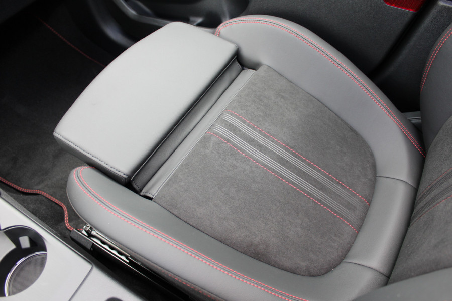 Ford Kuga 2.5 PHEV ST-Line X | Panoramadak | Trekhaak | AGR | Led | Head-up | B&O