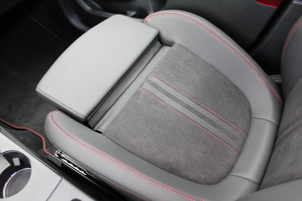 Ford Kuga 2.5 PHEV ST-Line X | Panoramadak | Trekhaak | AGR | Led | Head-up | B&O