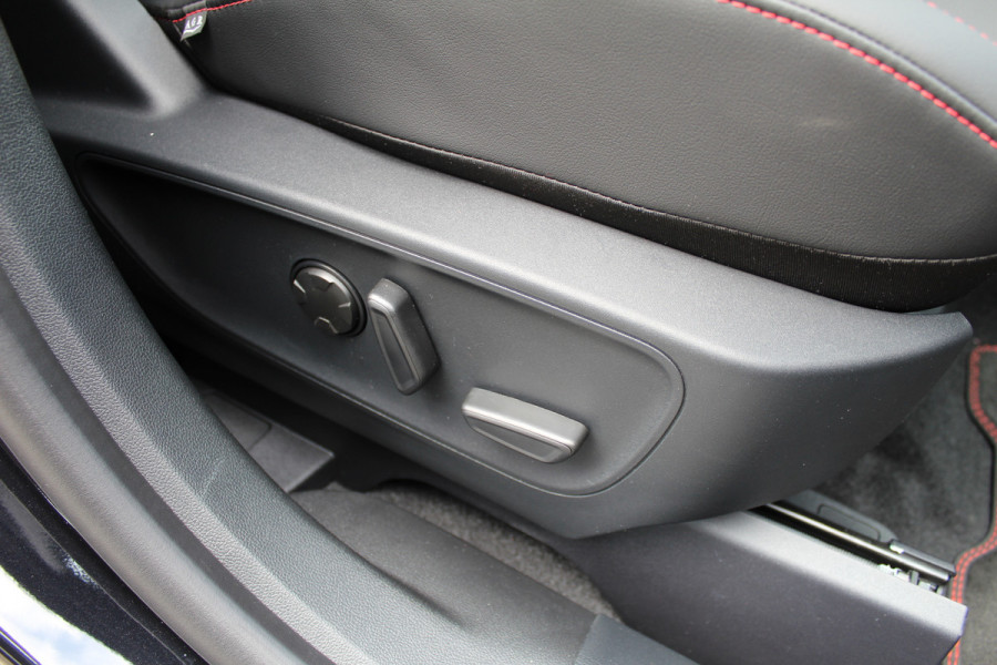 Ford Kuga 2.5 PHEV ST-Line X | Panoramadak | Trekhaak | AGR | Led | Head-up | B&O