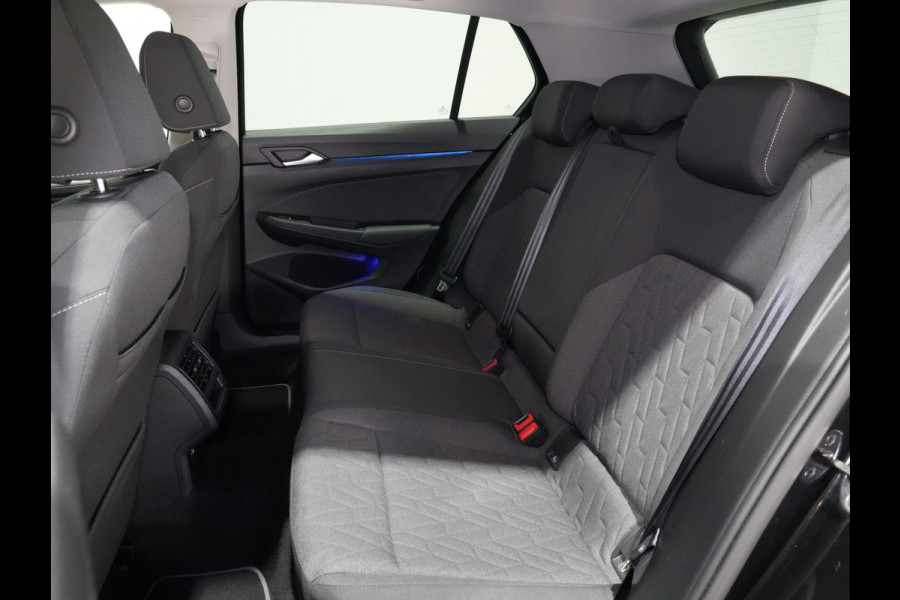 Volkswagen Golf 1.5 eTSI 115pk DSG Life Edition Navigatie Camera Acc Led Privacy glas 17"lm Digital Cockpit 240