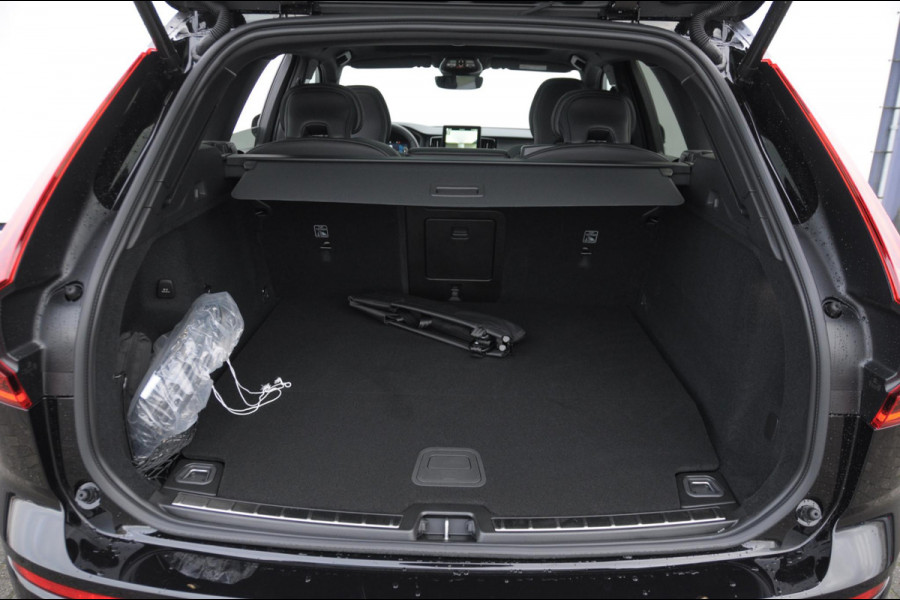 Volvo XC60 T6 350PK Automaat AWD Ultra Black Edition Facelift/ Head-up display/ Harman Kardon audio/ BLIS/ Elektrischbedienbare stoelen met geheugen / Panoramadak/ Adaptive cruise control/ Pilot assist/ Apple Carplay/ Android auto/