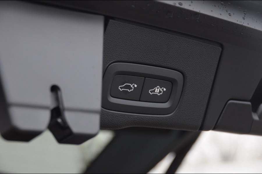 Volvo XC60 T6 350PK Automaat AWD Ultra Black Edition Facelift/ Head-up display/ Harman Kardon audio/ BLIS/ Elektrischbedienbare stoelen met geheugen / Panoramadak/ Adaptive cruise control/ Pilot assist/ Apple Carplay/ Android auto/