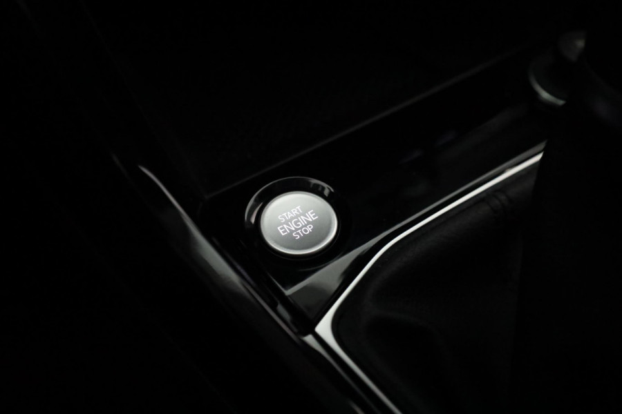 Volkswagen T-Cross 1.0 TSI Life 110 pk Automaat (DSG) | | Navigatie | Parkeersensoren | Achteruitrijcamera