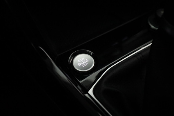 Volkswagen T-Cross 1.0 TSI Life 110 pk Automaat (DSG) | | Navigatie | Parkeersensoren | Achteruitrijcamera