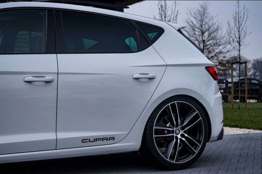 Seat Leon Cupra 300 Pano/DSG/KW-V3/DCC/ACC/SCHAALST/NON-OPF