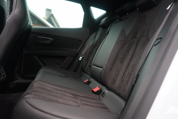 Seat Leon Cupra 300 Pano/DSG/KW-V3/DCC/ACC/SCHAALST/NON-OPF