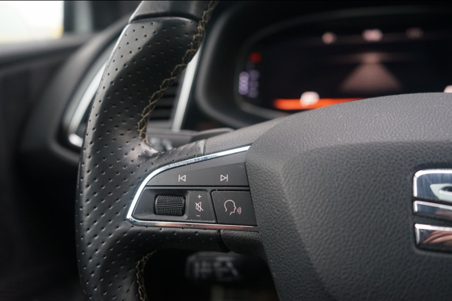 Seat Leon Cupra 300 Pano/DSG/KW-V3/DCC/ACC/SCHAALST/NON-OPF