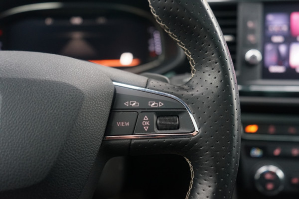 Seat Leon Cupra 300 Pano/DSG/KW-V3/DCC/ACC/SCHAALST/NON-OPF