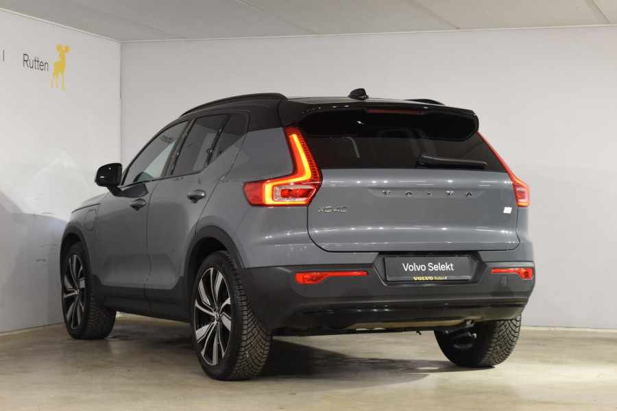 Volvo XC40 T4 211PK Automaat Recharge R-Design / Navigatie / Leren bekleding / Cruise control / Stuur- & Stoelverwarming / Elektrisch glazen panorama schuifdak / Trekhaak / Elektrische achterklep / Achteruitrijcamera / 20"