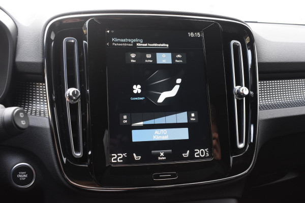 Volvo XC40 T4 211PK Automaat Recharge R-Design / Navigatie / Leren bekleding / Cruise control / Stuur- & Stoelverwarming / Elektrisch glazen panorama schuifdak / Trekhaak / Elektrische achterklep / Achteruitrijcamera / 20"