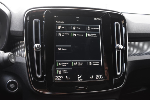 Volvo XC40 T4 211PK Automaat Recharge R-Design / Navigatie / Leren bekleding / Cruise control / Stuur- & Stoelverwarming / Elektrisch glazen panorama schuifdak / Trekhaak / Elektrische achterklep / Achteruitrijcamera / 20"