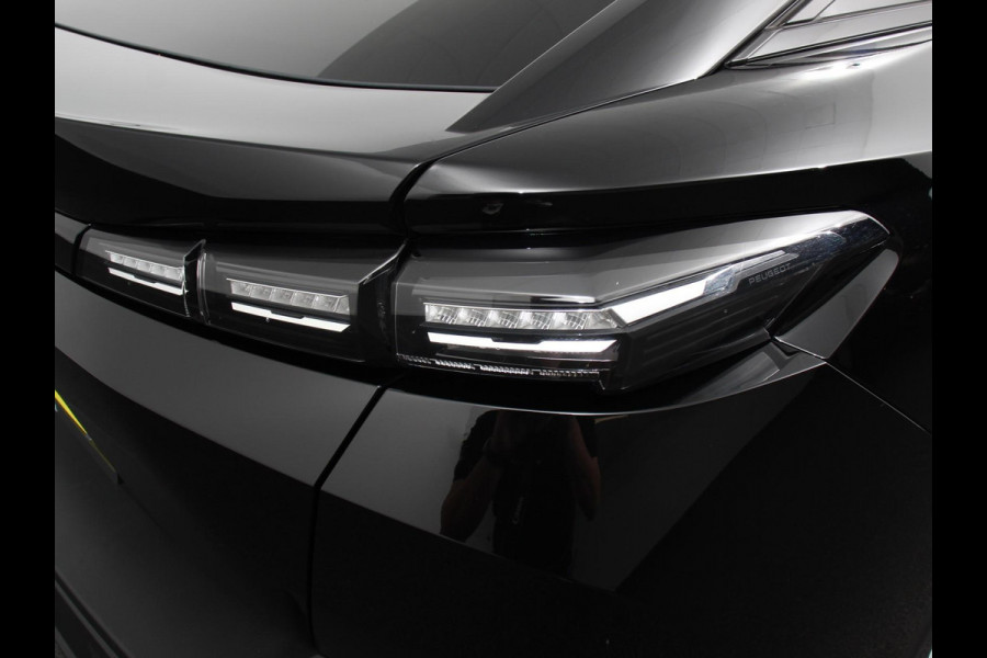 Peugeot 408 1.2 PureTech 130pk Automaat Allure Pack | Comfort Pakket, Ergo comfort stoel , Electrische stoelverstelling LV, stoelverwarming | Camera | Navigatie | Climate Control | Dab | Led | Parkeer sensoren