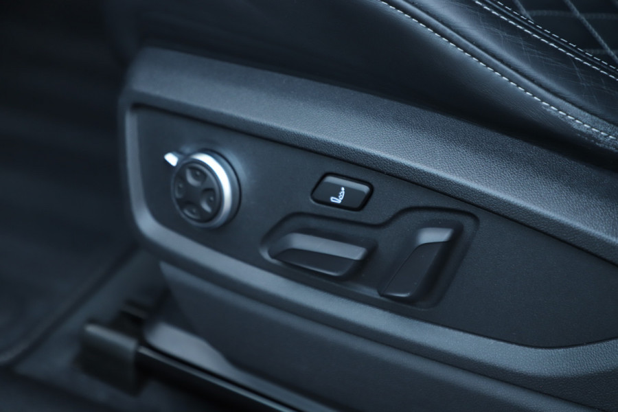 Audi Q5 55 TFSI e quattro Competition | 367PK | Luchtvering | Head-up | Massage | Keyless-go | B&O | Sfeerverlichting | Standkachel | Tr
