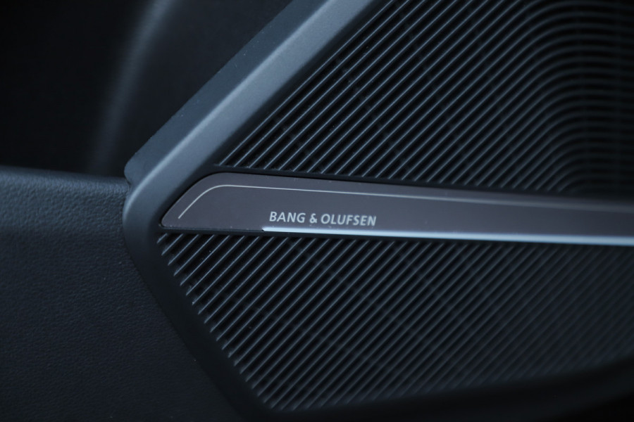 Audi Q5 55 TFSI e quattro Competition | 367PK | Luchtvering | Head-up | Massage | Keyless-go | B&O | Sfeerverlichting | Standkachel | Tr