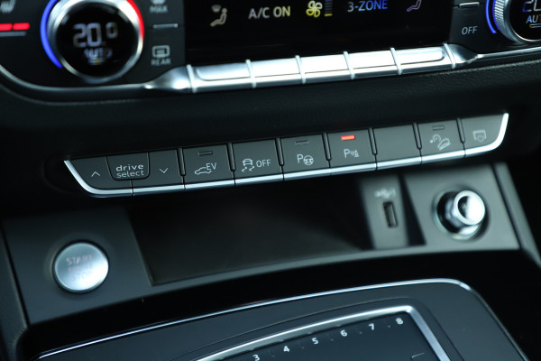 Audi Q5 55 TFSI e quattro Competition | 367PK | Luchtvering | Head-up | Massage | Keyless-go | B&O | Sfeerverlichting | Standkachel | Tr