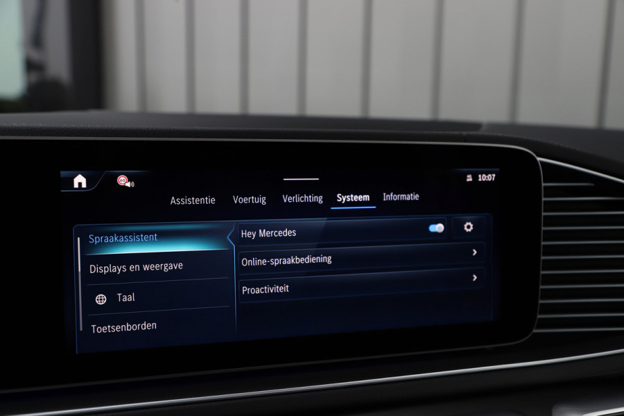 Mercedes-Benz GLE 400e AMG 4-Matic | 381PK | Luchtvering | Head-up | Keyless-go | Burmester | Sfeerverlichting | Multibeam | Trekhaak | 2025.