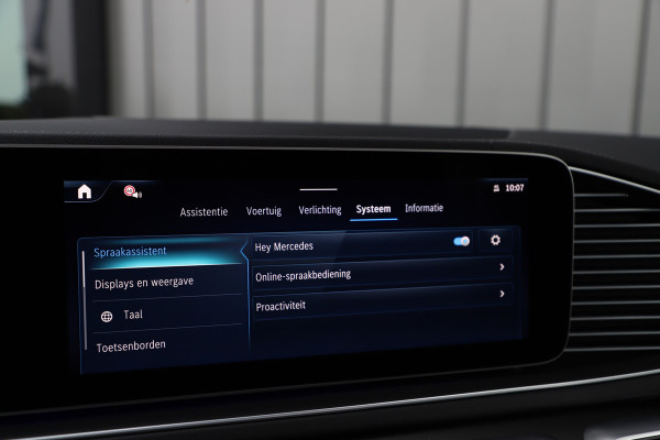 Mercedes-Benz GLE 400e AMG 4-Matic | 381PK | Luchtvering | Head-up | Keyless-go | Burmester | Sfeerverlichting | Multibeam | Trekhaak | 2025.