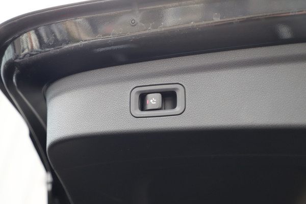 Mercedes-Benz GLE 400e AMG 4-Matic | 381PK | Luchtvering | Head-up | Keyless-go | Burmester | Sfeerverlichting | Multibeam | Trekhaak | 2025.