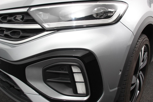 Volkswagen T-Roc 1.5 TSI 150pk DSG R-Line | Navigatie | Apple Carplay/Android Auto | Parkeersensoren | Camera | Blind Spot Assist | Adaptive Cruise Control | Elektrische achterklep | Stoel- en stuurverwarming | Climate Control | Ledverlichting | Virtual Cockpit