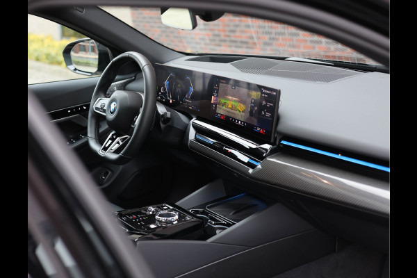 BMW 5 Serie Touring 530e xDrive | M Performance - Pano - Trekhaak - HUD