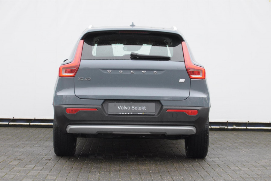 Volvo XC40 T4 211PK Automaat Recharge Inscription Expression Adaptieve cruise control / Elektrische achterklep / keyless entry / parkeersensoren met camera / Apple carplay / Bluetooth / Elektrische stoelen met geheugen