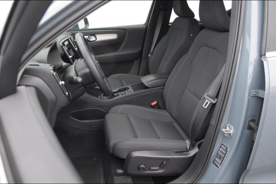 Volvo XC40 T4 211PK Automaat Recharge Inscription Expression Adaptieve cruise control / Elektrische achterklep / keyless entry / parkeersensoren met camera / Apple carplay / Bluetooth / Elektrische stoelen met geheugen