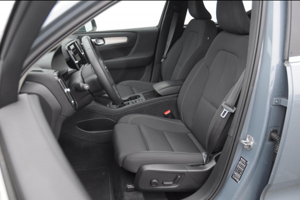 Volvo XC40 T4 211PK Automaat Recharge Inscription Expression Adaptieve cruise control / Elektrische achterklep / keyless entry / parkeersensoren met camera / Apple carplay / Bluetooth / Elektrische stoelen met geheugen