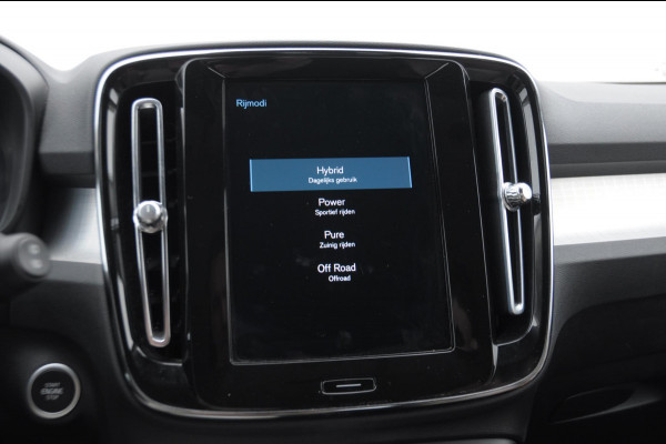 Volvo XC40 T4 211PK Automaat Recharge Inscription Expression Adaptieve cruise control / Elektrische achterklep / keyless entry / parkeersensoren met camera / Apple carplay / Bluetooth / Elektrische stoelen met geheugen