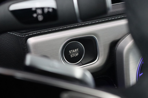 Mercedes-Benz G-Klasse 580 EQ Exclusive AMG Line 116 kWh | Techniekpakket | Winterpakket | Distronic | Burmester | Keyless Go | Schuifdak | Verwarmd Stuurwiel | Exclusief Leder |