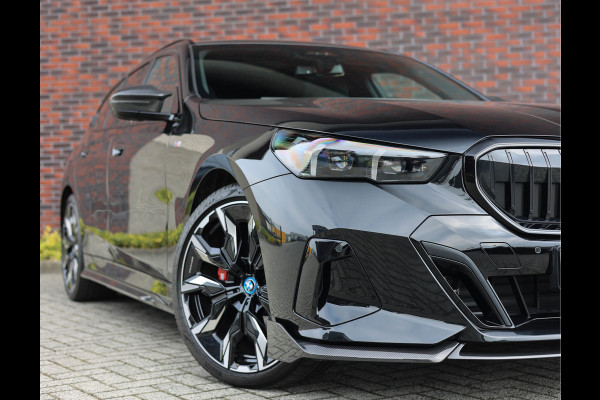 BMW 5 Serie Touring 530e xDrive | M Performance - Pano - Trekhaak - HUD