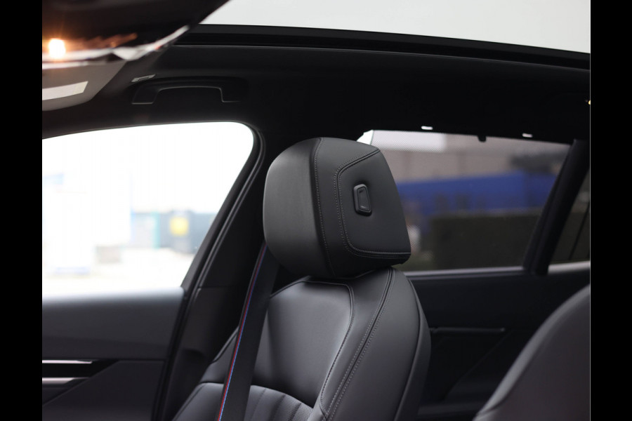 BMW 5 Serie Touring 530e xDrive | M Performance - Pano - Trekhaak - HUD