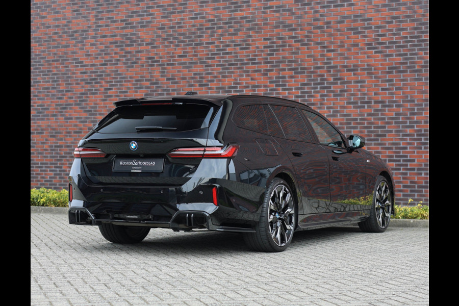 BMW 5 Serie Touring 530e xDrive | M Performance - Pano - Trekhaak - HUD