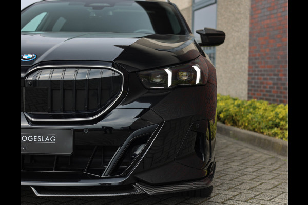 BMW 5 Serie Touring 530e xDrive | M Performance - Pano - Trekhaak - HUD