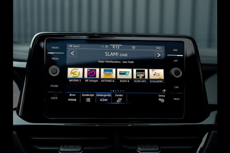 Volkswagen T-Roc 1.5 TSI R-Line Business | Trekhaak afnb. | Panodak | Keyless | Elk. A-klep | Side Assist | IQ Light | Prijs Rijklaar!!