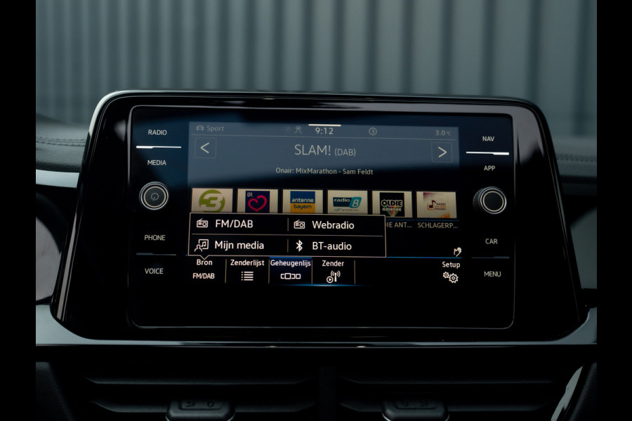 Volkswagen T-Roc 1.5 TSI R-Line Business | Trekhaak afnb. | Panodak | Keyless | Elk. A-klep | Side Assist | IQ Light | Prijs Rijklaar!!