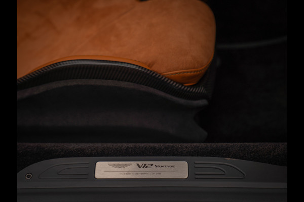 Aston Martin V12 Vantage Roadster | Nr. 211/249 | Pentland Green by Q | Briljant!