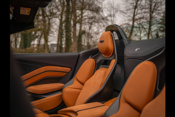 Aston Martin V12 Vantage Roadster | Nr. 211/249 | Pentland Green by Q | Briljant!