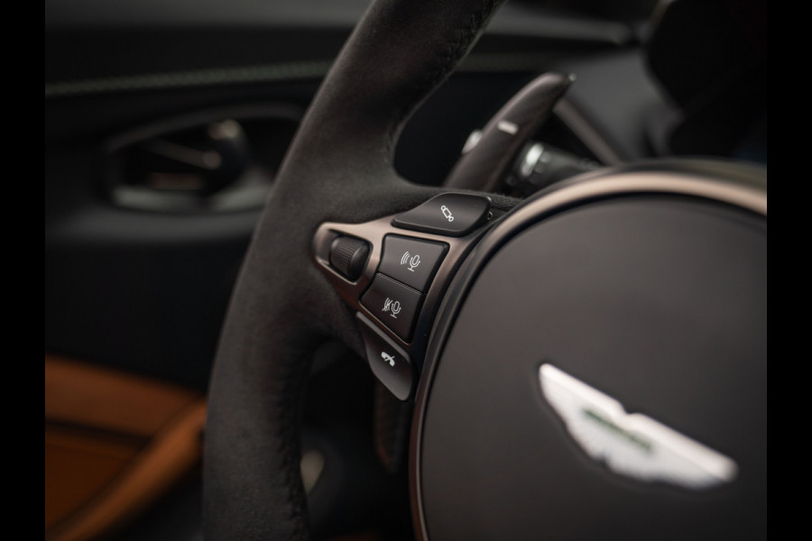 Aston Martin V12 Vantage Roadster | Nr. 211/249 | Pentland Green by Q | Briljant!