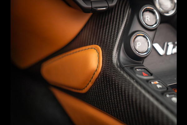 Aston Martin V12 Vantage Roadster | Nr. 211/249 | Pentland Green by Q | Briljant!