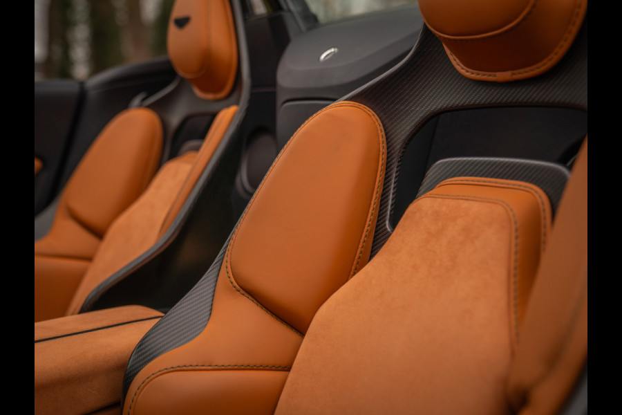 Aston Martin V12 Vantage Roadster | Nr. 211/249 | Pentland Green by Q | Briljant!