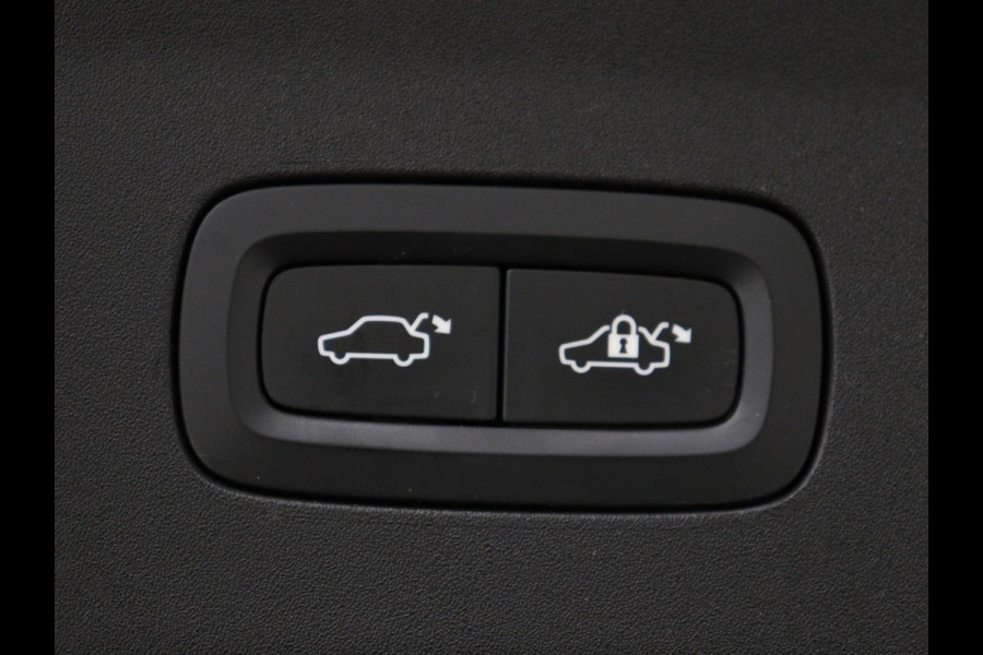 Polestar 2 Long Range Dual Motor Launch Edition 78kWh | Panoramadak | Trekhaak | 360 Camera | Achterbankverwarming | Adaptive cruise | Carplay | Camera | Stoelverwarming | Keyless