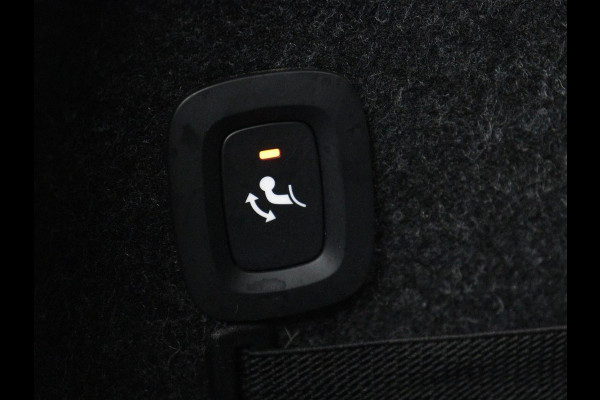 Polestar 2 Long Range Dual Motor Launch Edition 78kWh | Panoramadak | Trekhaak | 360 Camera | Achterbankverwarming | Adaptive cruise | Carplay | Camera | Stoelverwarming | Keyless