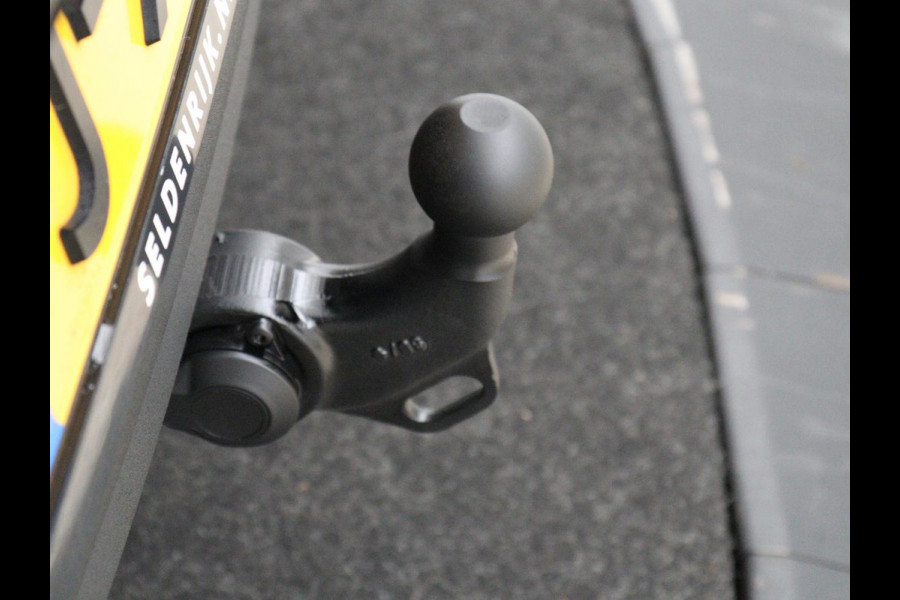 Polestar 2 Long Range Dual Motor Launch Edition 78kWh | Panoramadak | Trekhaak | 360 Camera | Achterbankverwarming | Adaptive cruise | Carplay | Camera | Stoelverwarming | Keyless