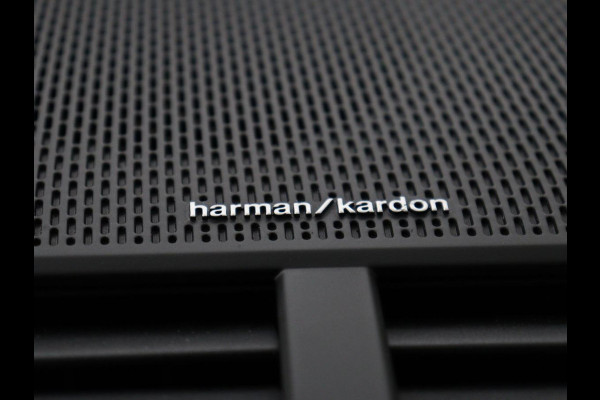 Polestar 2 Long Range Dual Motor Launch Edition 78kWh | Panoramadak | Trekhaak | 360 Camera | Achterbankverwarming | Adaptive cruise | Carplay | Camera | Stoelverwarming | Keyless