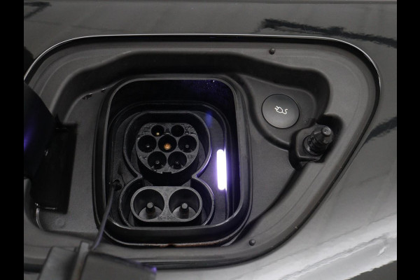 Polestar 2 Long Range Dual Motor Launch Edition 78kWh | Panoramadak | Trekhaak | 360 Camera | Achterbankverwarming | Adaptive cruise | Carplay | Camera | Stoelverwarming | Keyless