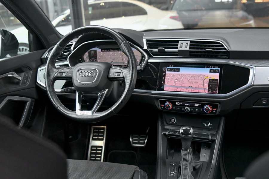 Audi Q3 45 TFSI e S edition. ACC, Stuurverw, Keyless, Matrix, Camera, 20'', CarPlay!